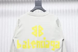 Balenciaga-Masking-Tape-sweatshirt-4.webp