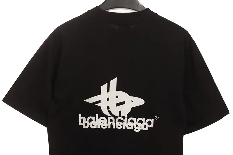 Balenciaga-Mehrlagiges-Logo-T-Shirt-11.webp
