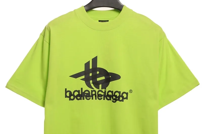 Balenciaga-Mehrlagiges-Logo-T-Shirt-4.webp
