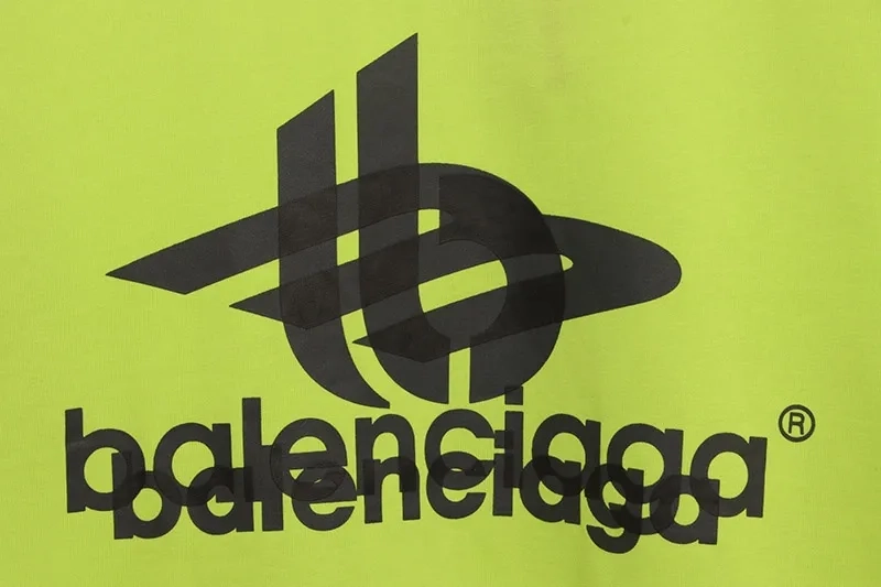 Balenciaga-Mehrlagiges-Logo-T-Shirt-8.webp