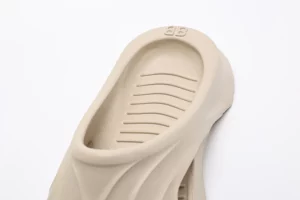 Balenciaga-Mold-Slide-Sandal-Beige-REPS3.webp