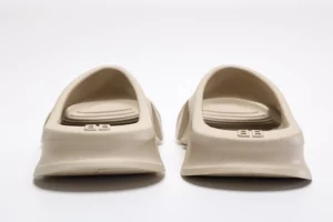 Balenciaga-Mold-Slide-Sandal-Beige-REPS4.webp