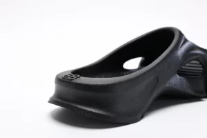 Balenciaga-Mold-Slide-Sandal-Black-Top-Replica1.webp