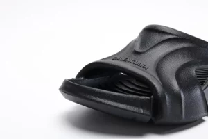 Balenciaga-Mold-Slide-Sandal-Black-Top-Replica9.webp