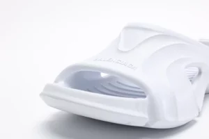 Balenciaga-Mold-Slide-Sandal-White-Top-Qualitaet-9.webp