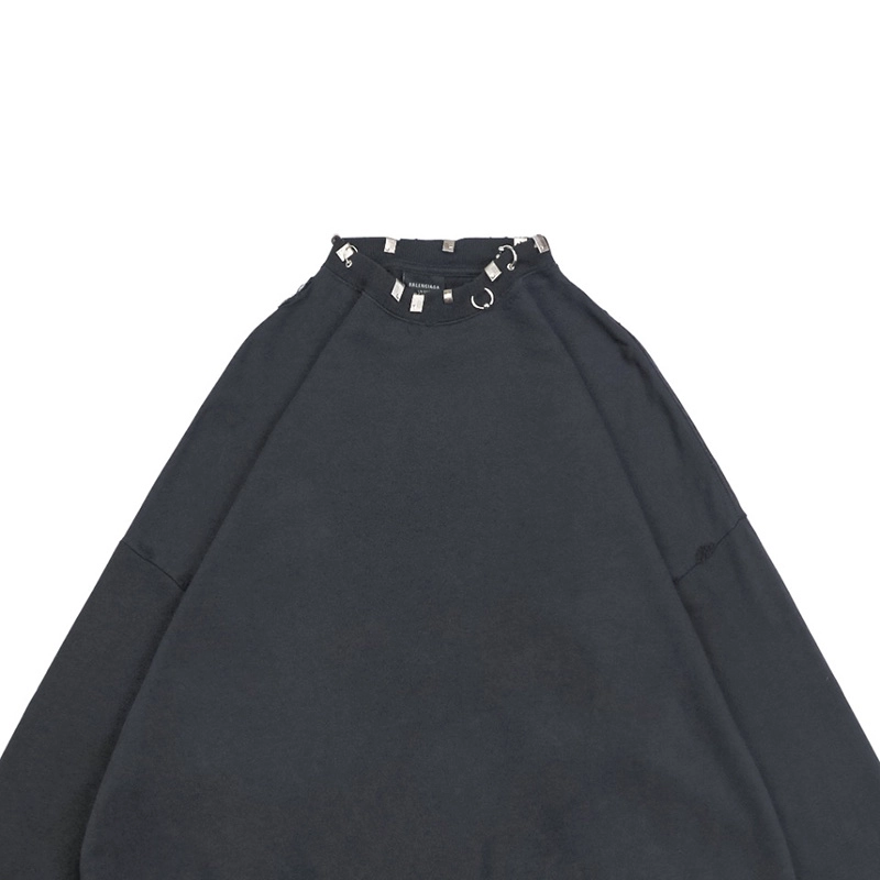 Balenciaga-Rundhals-Sweatshirt-im-Used-Look-mit-Iron-Hoop-Waschung-Reps7.webp