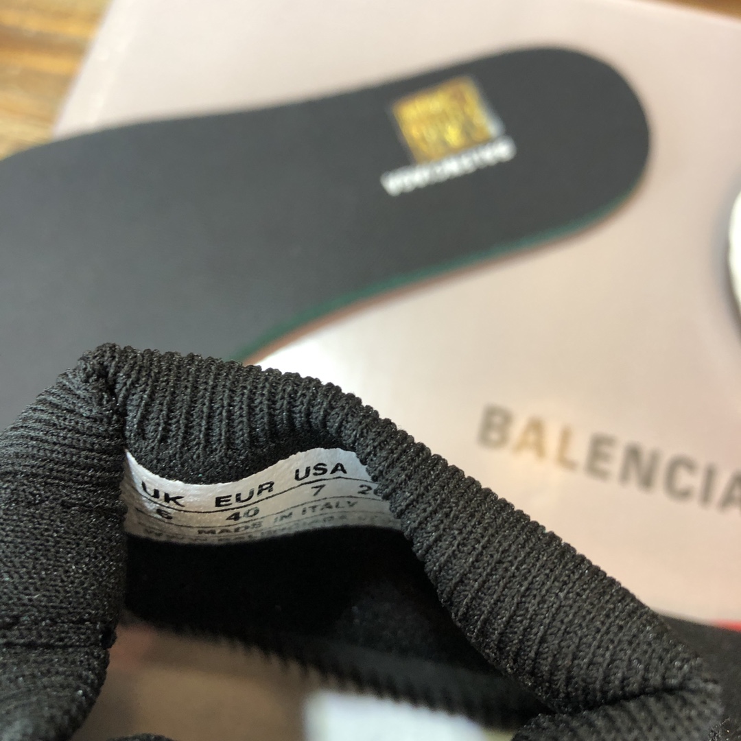 Balenciaga-Speed-Trainer-Black-redsole-5.jpg