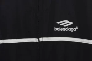Balenciaga-Sportlich-gewebte-Jacke-mit-Stickerei-Reps1.webp