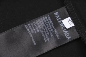 Balenciaga-Strass-Logo-T-Shirt-Reps5.webp
