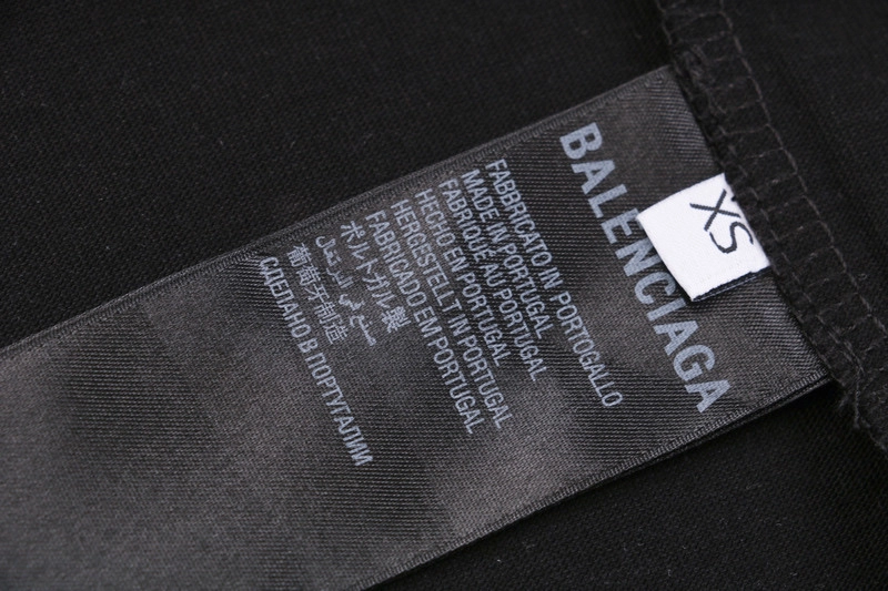 Balenciaga-Strass-Logo-T-Shirt-Reps5.webp