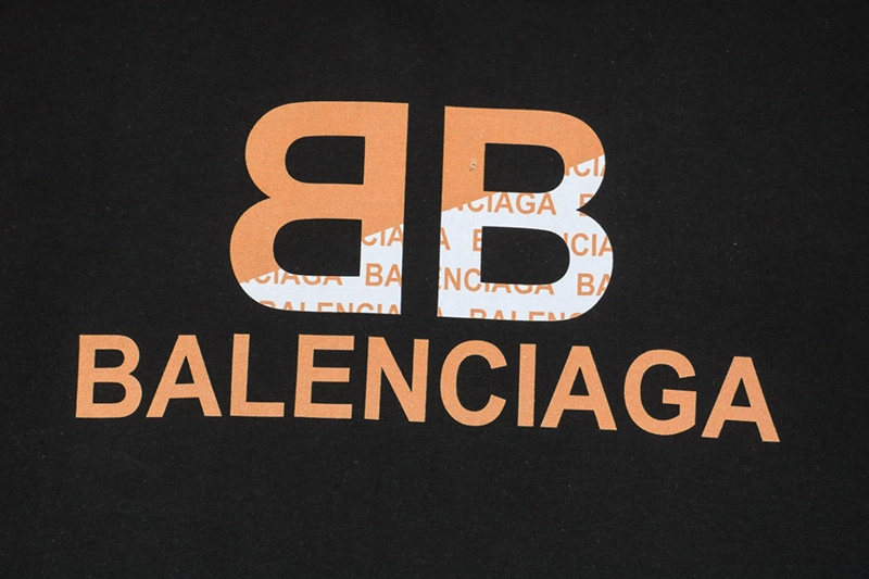 Balenciaga-Sweatshirt-mit-Patchwork-Buchstabenprint-Reps1.webp