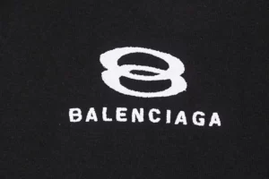 Balenciaga-Sweatshirt-mit-aufgestickten-Buchstaben-und-doppelter-Schlaufe-Reps5.webp