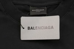 Balenciaga-T-Shirt-Vertreter-mit-gelbem-Band-Reps3.webp
