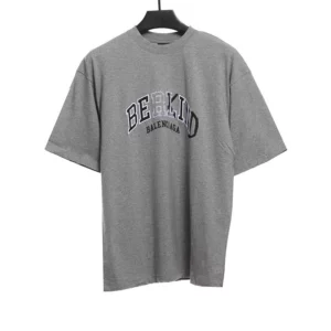 Balenciaga-T-Shirt-mit-Patch-und-Farbverlaufswaschung-Reps13.webp