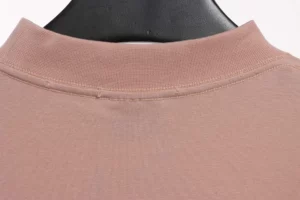 Balenciaga-T-Shirt-mit-umgekehrtem-Buchstaben-Reps7.webp