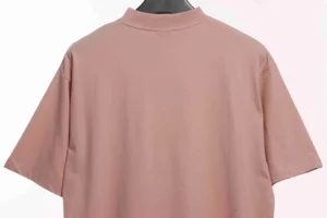 Balenciaga-T-Shirt-mit-umgekehrtem-Buchstaben-Reps9.webp