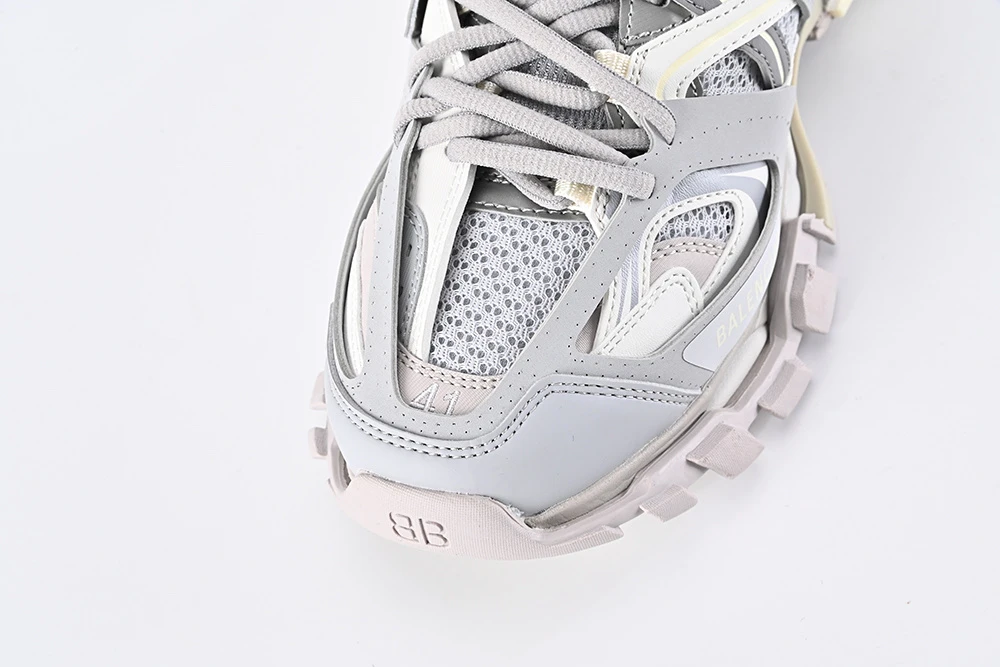 Balenciaga-Track-LED-Sneaker-‘Light-Grey-Top-Version-Replica07.webp