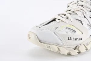 Balenciaga-Track-Led-Sneakers-White-Top-Version-REPLICA46.webp
