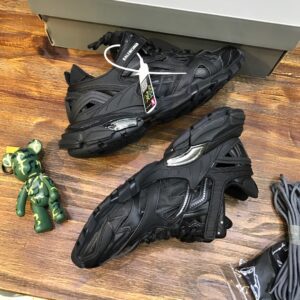 Balenciaga-Track2-Black-4.jpg