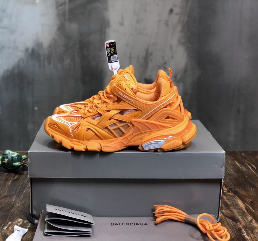 Balenciaga-Track2-Orange-9-e1658246310771.jpg