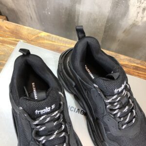 Balenciaga-Triple-S-Sneaker-Black-5.jpg