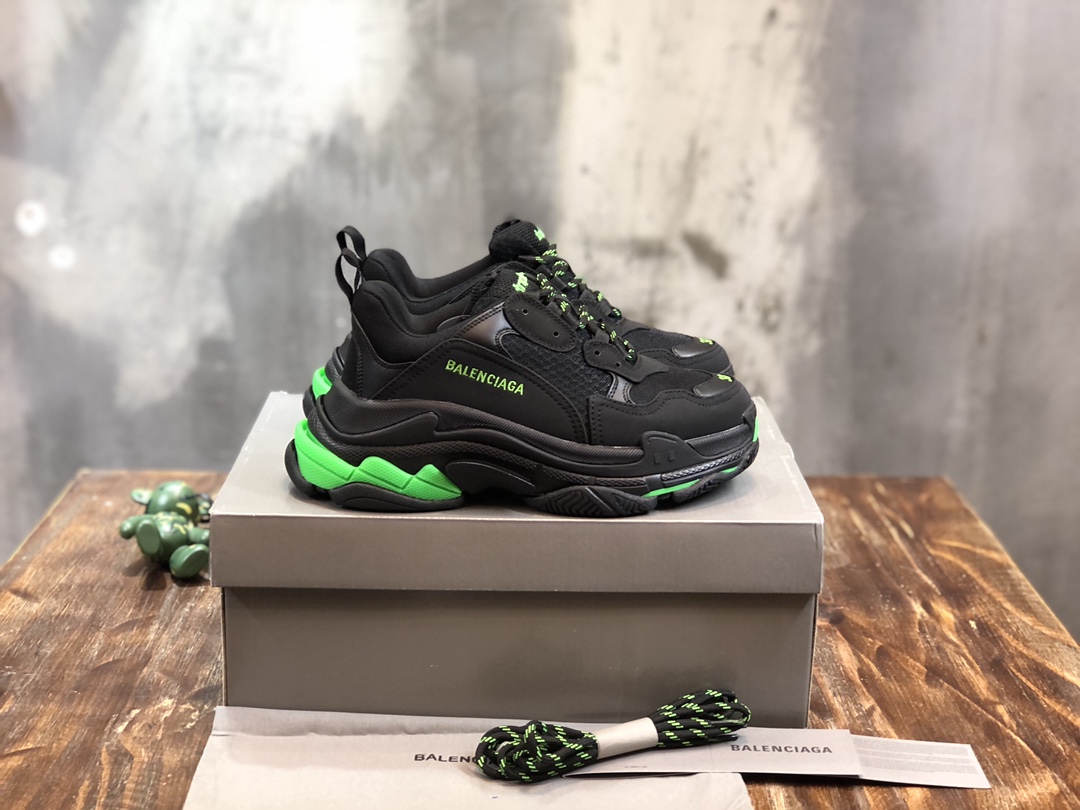 Balenciaga-Triple-S-Sneaker-Black-Green-1.jpg