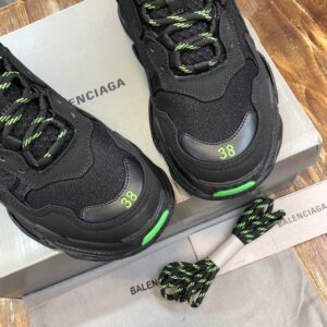 Balenciaga-Triple-S-Sneaker-Black-Green-4.jpg