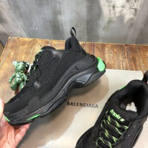 Balenciaga-Triple-S-Sneaker-Black-Green-5.jpg