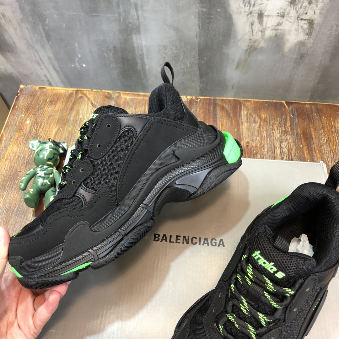 Balenciaga-Triple-S-Sneaker-Black-Green-5.jpg