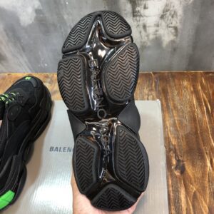 Balenciaga-Triple-S-Sneaker-Black-Green-9.jpg