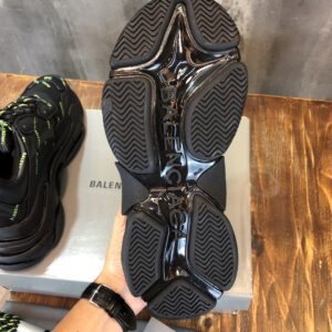 Balenciaga-Triple-S-Sneaker-Black-Green-Logo-1.jpg