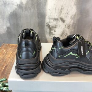 Balenciaga-Triple-S-Sneaker-Black-Green-Logo-5.jpg