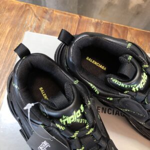 Balenciaga-Triple-S-Sneaker-Black-Green-Logo-7.jpg