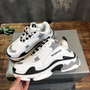 Balenciaga-Triple-S-Sneaker-Black-Grey-2.jpg