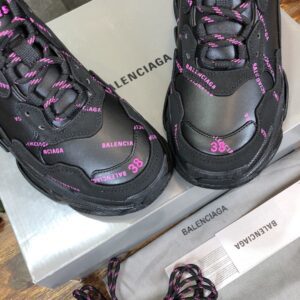 Balenciaga-Triple-S-Sneaker-Black-Pink-Logo-4.jpg