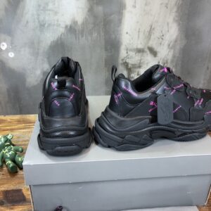 Balenciaga-Triple-S-Sneaker-Black-Pink-Logo-5.jpg