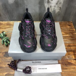 Balenciaga-Triple-S-Sneaker-Black-Pink-Logo-8.jpg