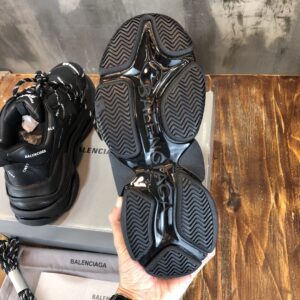 Balenciaga-Triple-S-Sneaker-Black-white-logo-3.jpg