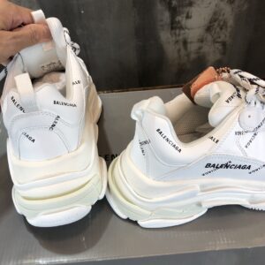 Balenciaga-Triple-S-Sneaker-Cream-Logo-1.jpg