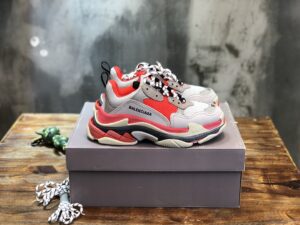 Balenciaga-Triple-S-Sneaker-Grey-Red-Black-9.jpg