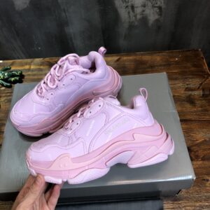 Balenciaga-Triple-S-Sneaker-Pink-white-logo-5.jpg