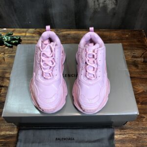 Balenciaga-Triple-S-Sneaker-Pink-white-logo-7.jpg