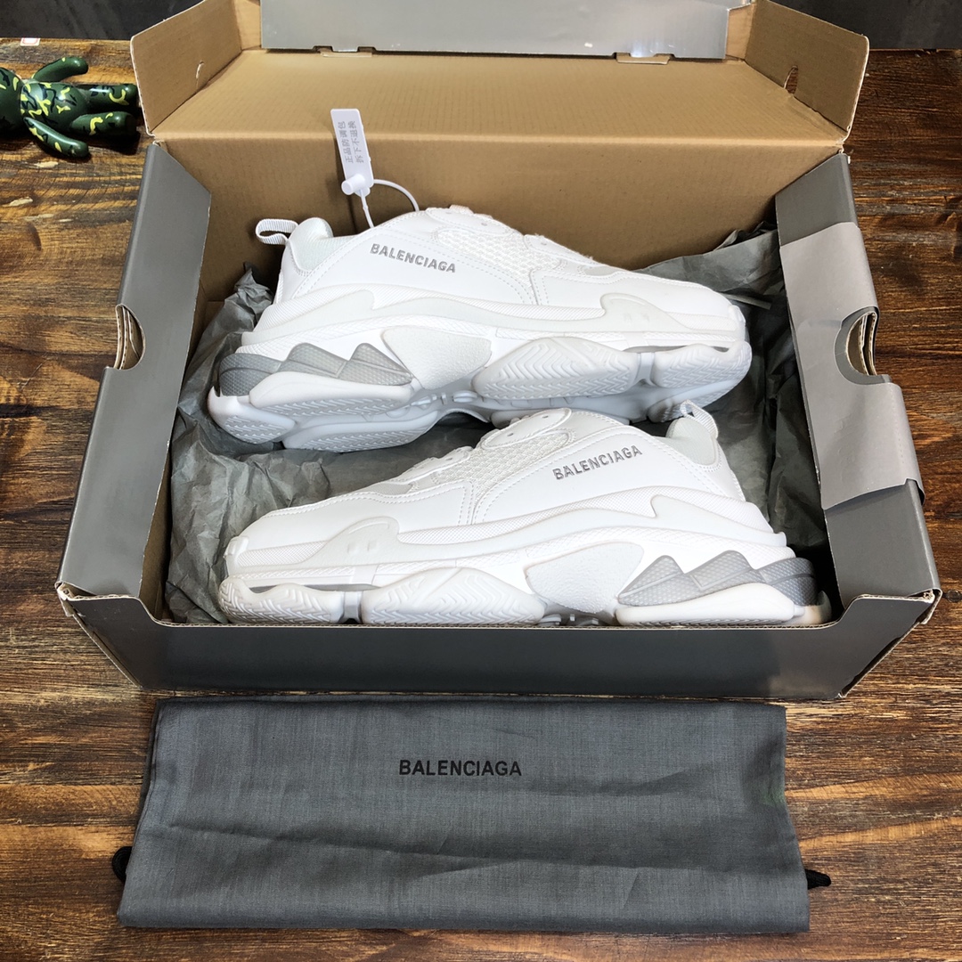 Balenciaga-Triple-S-Sneaker-White-Silver-6.jpg