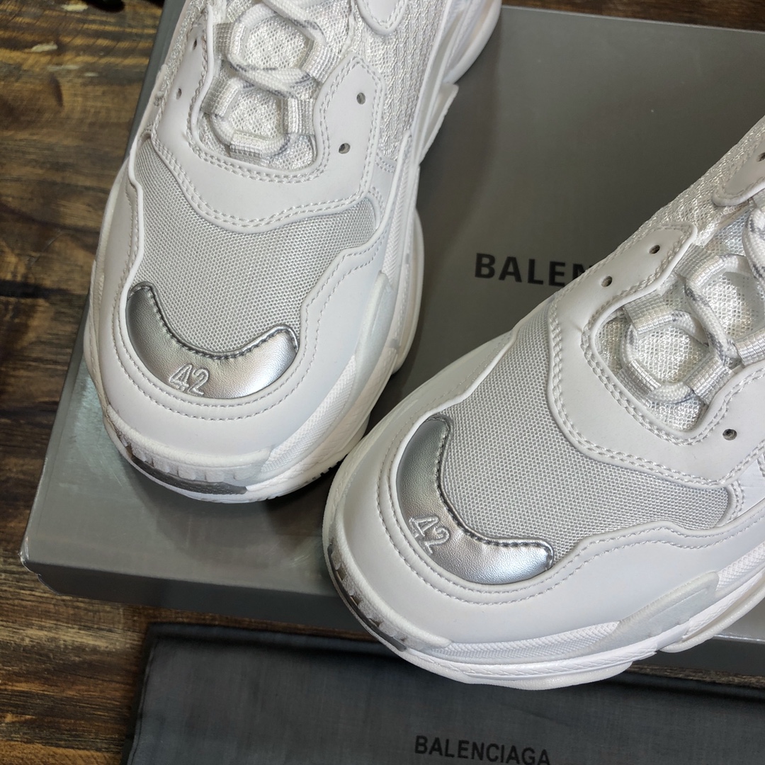 Balenciaga-Triple-S-Sneaker-White-Silver-9.jpg