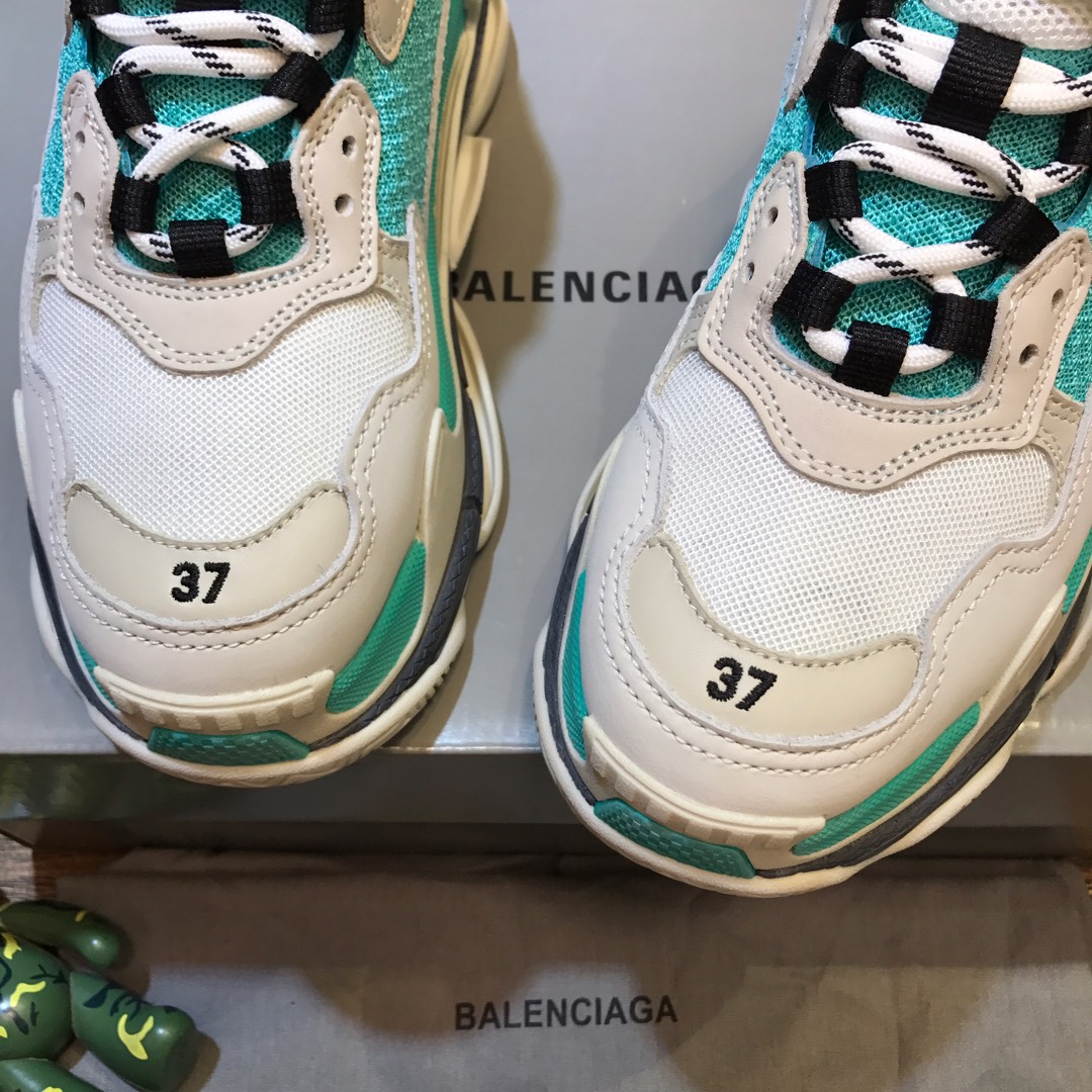 Balenciaga-Triple-S-Sneaker-White-Turquoise-7.jpg
