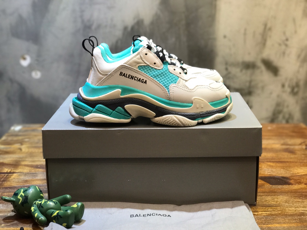 Balenciaga-Triple-S-Sneaker-White-Turquoise-8.jpg