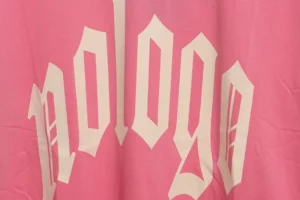 Balenciaga-Used-Look-mit-NOLOGO-Schriftzug-Reps11.webp