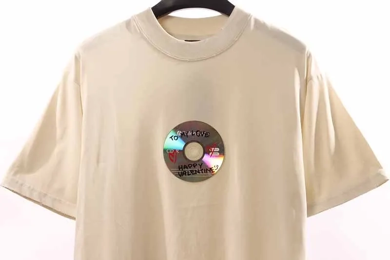 Balenciaga-Valentinstag-CD-T-Shirt-2.webp