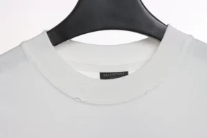 Balenciaga-Verwaschener-Surf-Print-im-Distressed-Look-T-shirt-Reps4.jpg.webp