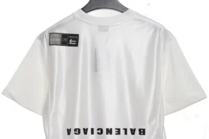 Balenciaga-dekonstruierte-Logo-T-Shirt-Reps12.webp